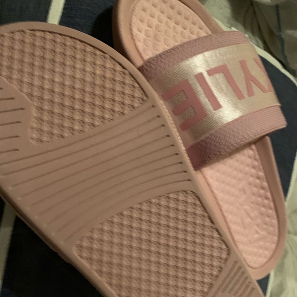 NWT Kylie Slides - Picture 3 of 4